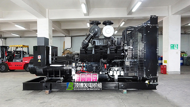 電池維護不可忽視：康明斯柴油發(fā)電機組啟動電池保養(yǎng)秘籍